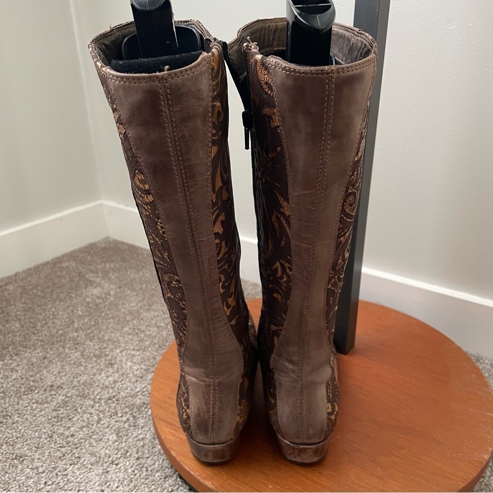 Ecco Floral Leather Gold Panel Tall Boots Knee High Brown Size 38 / 7 / 7.5 - Picture 3 of 8
